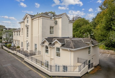 Kilburn Hall Torwood Gardens Road